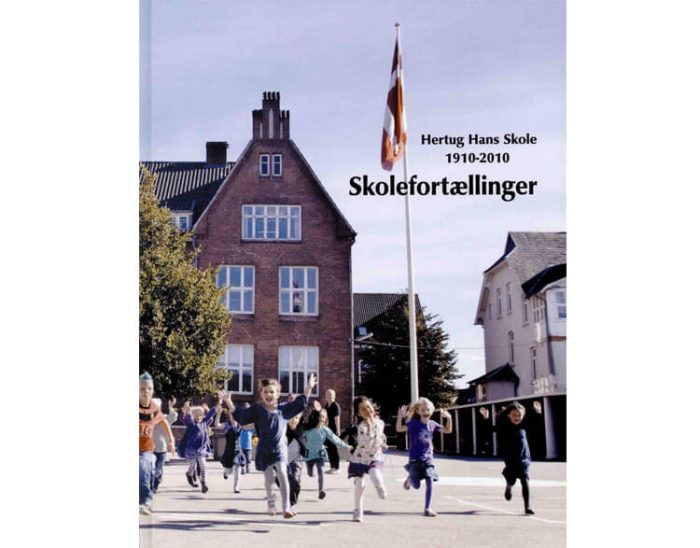 ”Hertug Hans Skole – Skolefortællinger” af Historisk Arkiv for Haderslev Kommune i samarbejde med Hertug Hans Skole, 2010 - Image 2